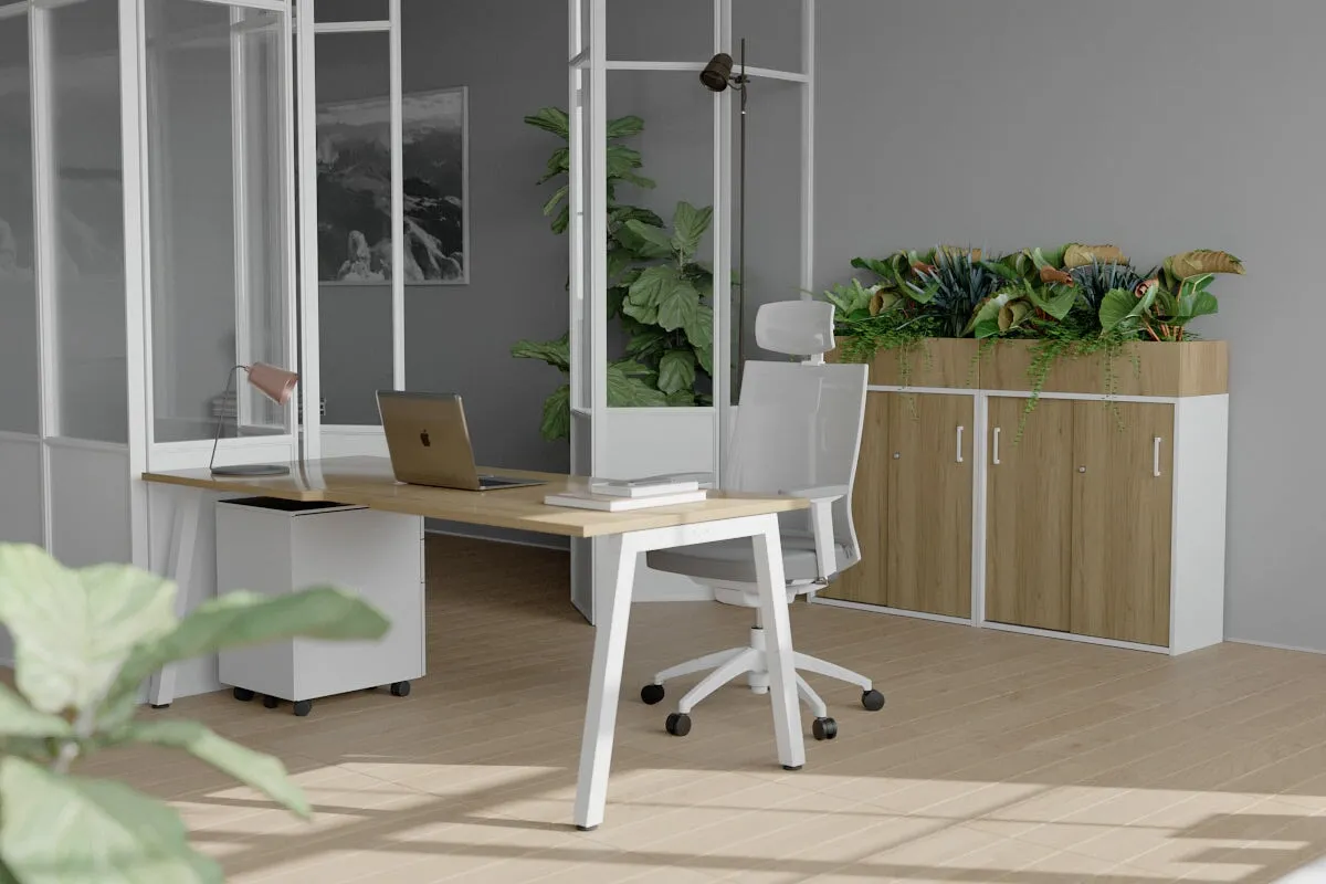 Quadro A Legs Office Desk [1000L x 600W]